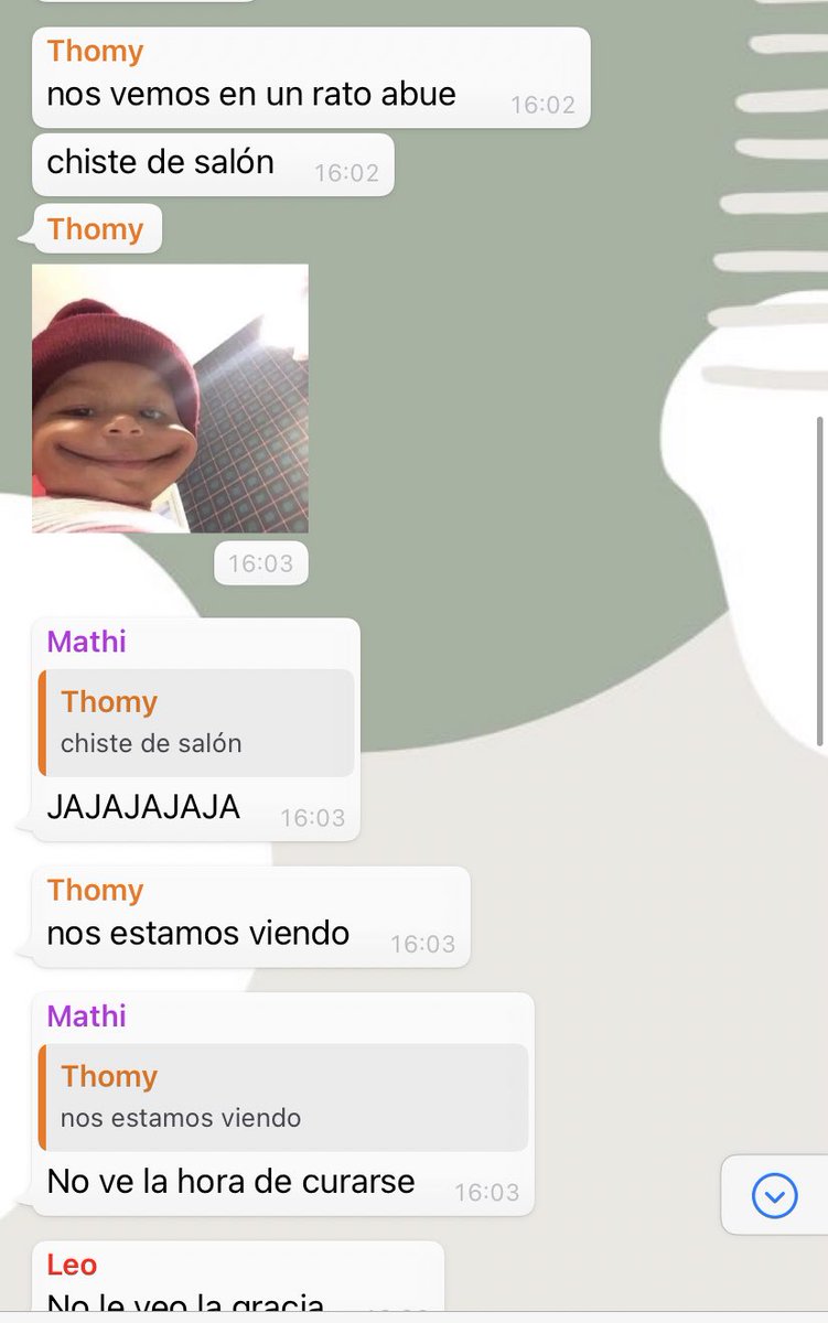 brunobru95's tweet photo. Operaron a mi abuela del ojo y por suerte mi familia se lo toma con seriedad. https://t.co/hkVHyUkObQ