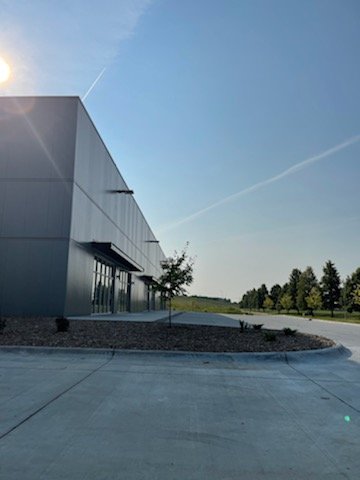 benji_bobby's tweet photo. @StonkStonkowski Here's a couple shots I got of the building.

It was great to confirm what we saw in the eTruck demo video! $PSWW

Demo:
https://t.co/wC7OFm1PYb https://t.co/p8VY90fJLh