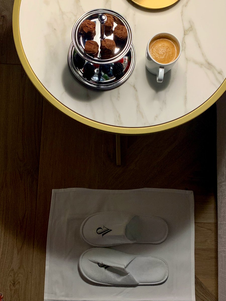 ‘Check in’ redondo 👌🏻 con las trufas by <a href="/centraldpostres/">La Central d postres</a>.