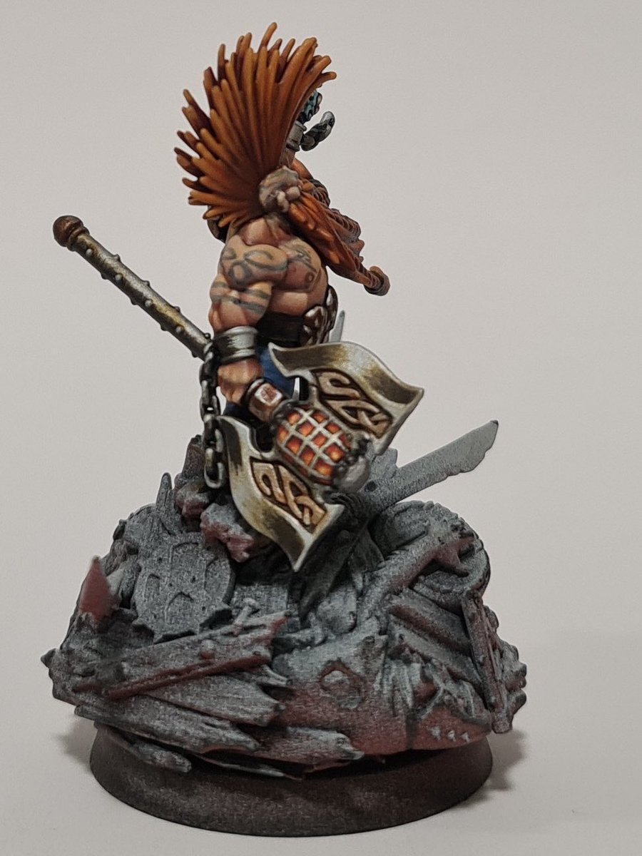 ReaKody's tweet photo. Almost done! #warhammer #WarhammerCommunity #warmongers #aos #dwarf #fireslayer #gotrek https://t.co/jEJfYkfu03