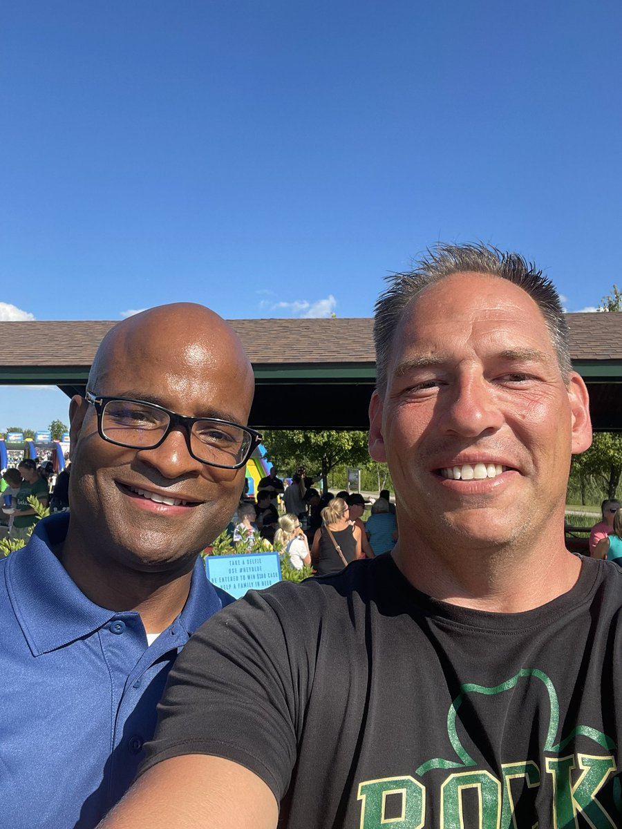 coachgilbert10's tweet image. #heyblue