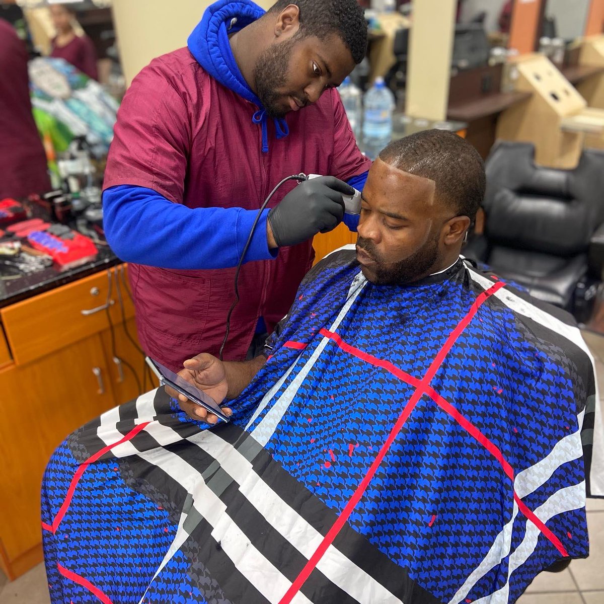 BossManMarcB's tweet photo. Mobile 💈🔥
Hit me for the deals I’m running this week 🙌🏾
#barbersinctv #barbershopconnect #barberlove #manweave #houstonbarbers #barbergang #nbahaircuts #nflhaircuts #mobilehaircuts #bosscuts #highfade #midfade #lowfade #lowfade #baldfade #militaryhaircuts #militaryfade https://t.co/gzbbHu0lb5