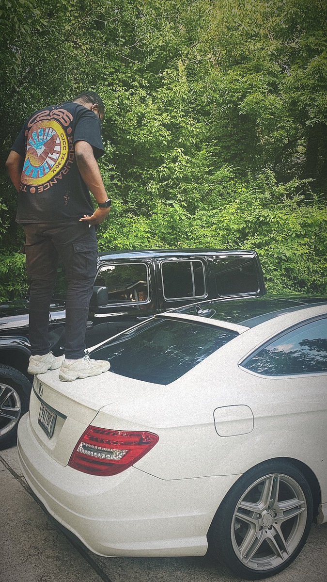 chiefDoyin's tweet photo. Dang Ima miss the release party on Thursday 😞 here’s sum pics from the last one
•
•
mayonnaise colored benz, I push miracle whips - @kanyewest
•
•
DONDA listening party 7.22.21 https://t.co/rL83gKh6ij