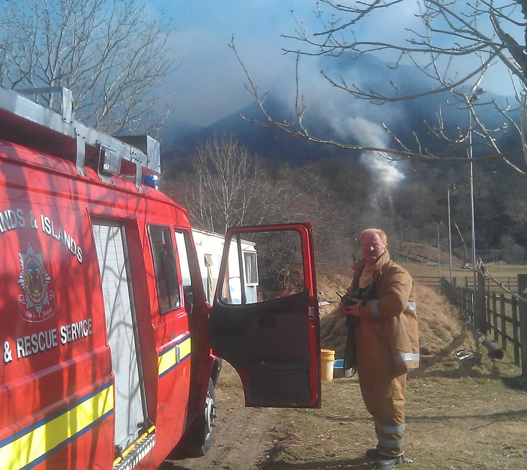 Tonight's drill included the official retirement of FF Neil Nicolson after 34 years service. Sept 1986 - July 2021. Station Commander Raymond King presented Neil with his certificate and retirement tally. Great achievement 👏 #staffinfire #isleofskye #sfrs