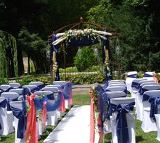 LilieSegato's tweet photo. 1er mariage de la journée, V&amp;T 03/08/2021 @enclos_observance 
Corail et bleue nuit 
Décor carrousel, 
Installation chaise, 
Allée de cérémonie, 
Centre de table, 
Bouquet de mariée, 
Bracelets, Boutonnières
#mariageenprovence #mariage #creatricefrancaise #fleuristeevenementiel https://t.co/1X2vsVf3eT