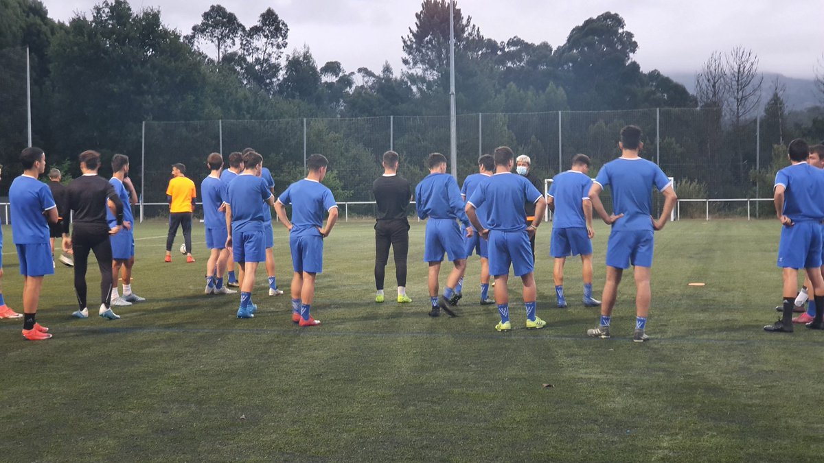 Hoxe comezou a #pretempada para o primeiro equipo do <a href="/PorrinoIndCF/">Porriño Industrial FC</a> que un ano máis competirá na #preferente
Estamos de volta!!💪💪