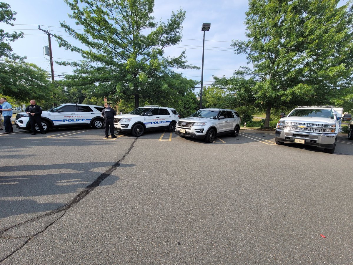 PortablesPurcel's tweet photo. Alex and John supporting our local law enforcement here in Purcellville for #NationalNightOut. Thank you to all who protect and serve the community and big thanks to #firstnet for helping our first responders on a everyday basis. https://t.co/QxVAMaFlzR