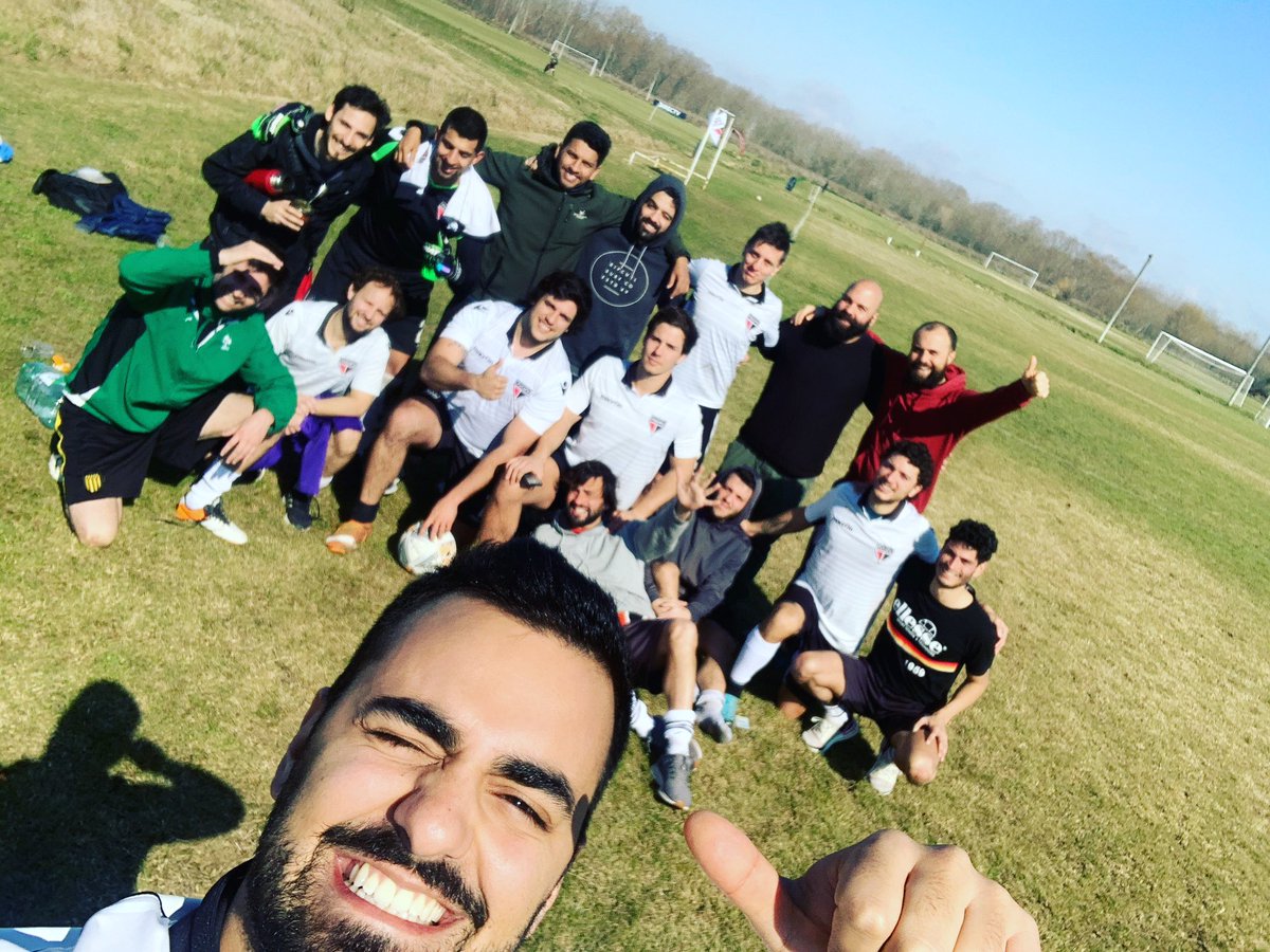 Seguuuuundo al hilo. Nuevamente por 3 a 2 y de atrás. Este equipo tiene carácter y carpeta. 🔴⚫️🔴