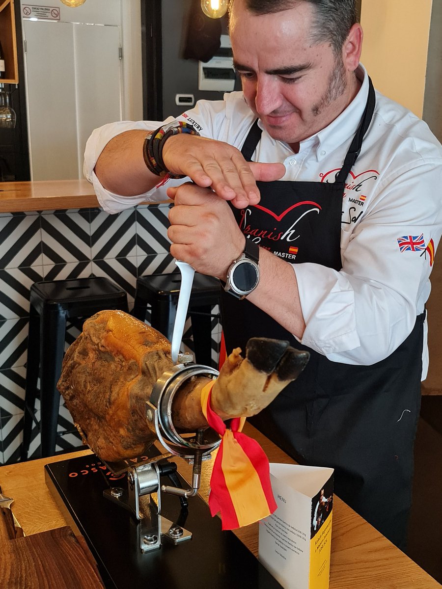 Bellotaham's tweet photo. First day in Poland. Nice event with Jamón! SOLD OUT!! #Poland #Krakow #jamontour https://t.co/X8It0dptaT
