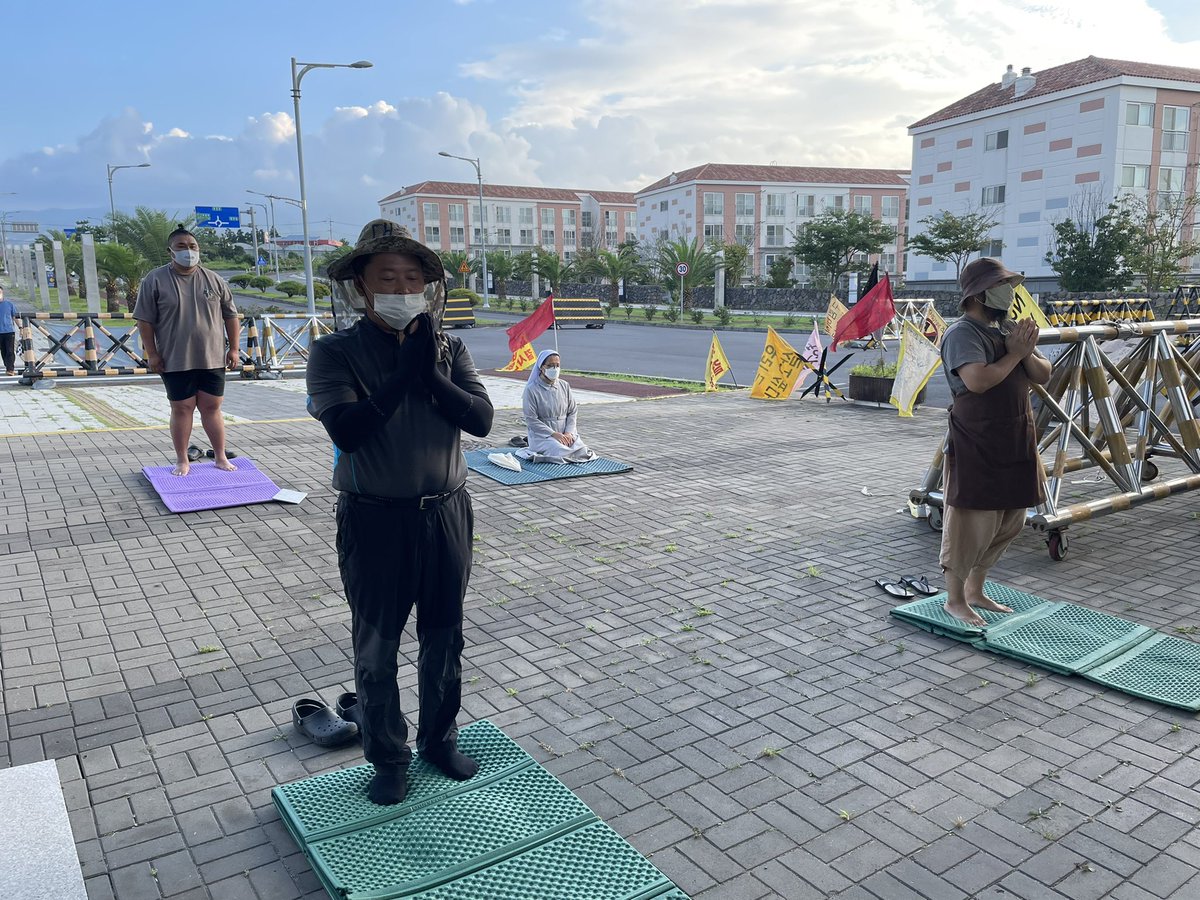 길 위의 신부 tweet media