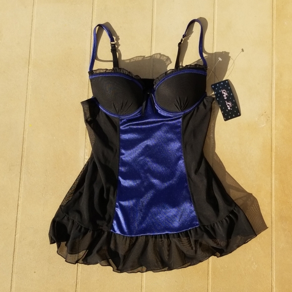 Asmaa75632368's tweet photo. So good I had to share! Check out all the items I'm loving on @Poshmarkapp from @Harleyjoseph16 #poshmark #fashion #style #shopmycloset #perlei #michaelkors: https://t.co/cQuG2a1set https://t.co/IorJhi2S13