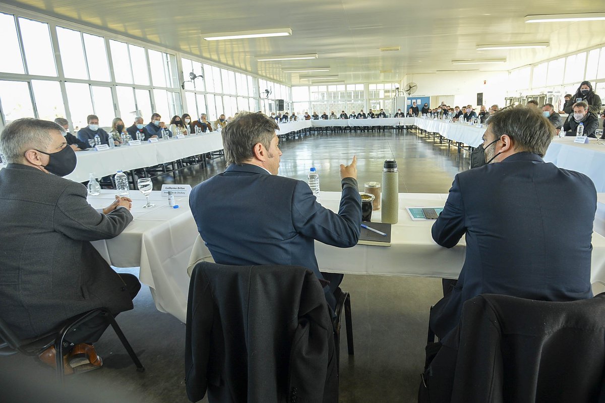DrDanielGollan's tweet photo. La recuperación económica ya se siente en la Provincia y proyecta una fuerte reactivación cuando termine la pandemia. Acompañamos a @Kicillofok en la reunión con empresarios y comerciantes de #Chivilvoy junto al intendente @BritosGuillermo.
@FrenteDeTodos https://t.co/puEUJRxMGG