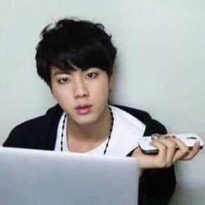 FluffyLittleTae's tweet photo. Jin!! https://t.co/FvsDYW9Q5K
