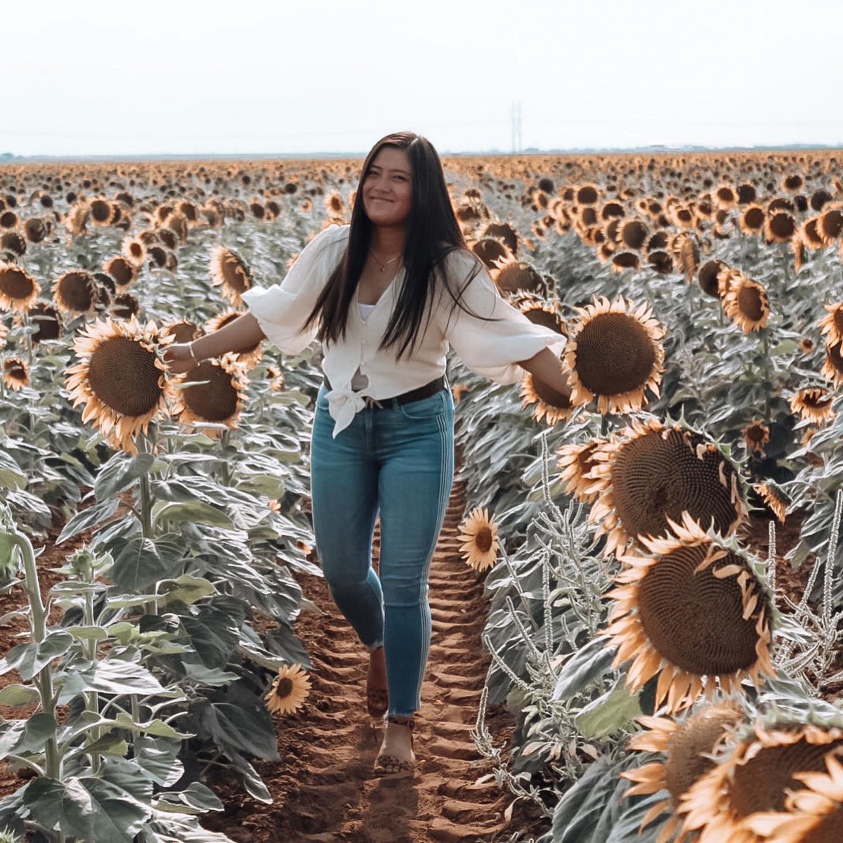texastechadpi's tweet photo. We’re living in an ADPi state of mind as there are only 14 days until we open our doors to our ROCKIN SISTERHOOD!!🤩👯♀️🦁💎
#GoADPi #techrec21 #ttu25 https://t.co/0e90dPbsdJ