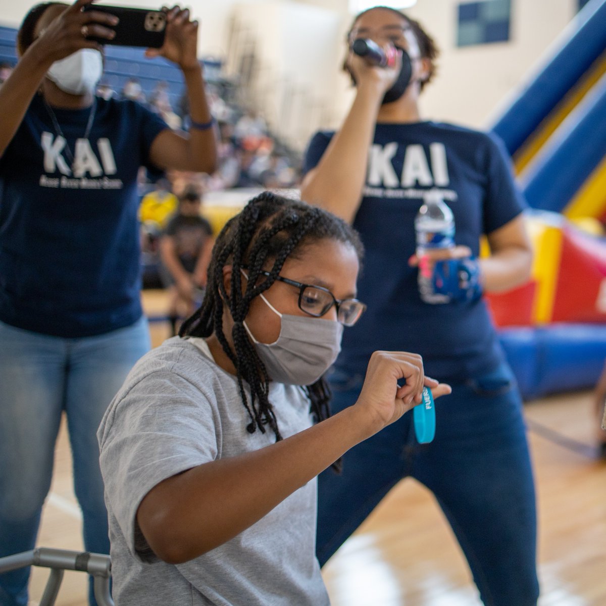 NeuseRiverMS's tweet photo. CURAJ? FUERZA? or KAI? What will it be? The house chooses each and every one of our students on Sorting Day and during their time at NRMS students will learn to embody the characteristics of each house! #NRMS #KAI #CURAJ #FUERZA #3Houses1Flock #SortingDay @wcpssEastern @WCPSS https://t.co/PNmzKOJ88Y