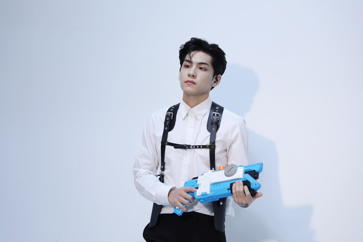 WonpilChile's tweet photo. [ OFICIAL | 21.07.30 ] #Wonpil en el detrás de escena del concierto BEYOND LIVE de #DAY6 (Even of Day).

Cr. Naver

#DAY6 #데이식스
#Even_of_Day #WONPIL
#Right_Through_Me
#뚫고_지나가요 🐼 https://t.co/kFlAgudTsh