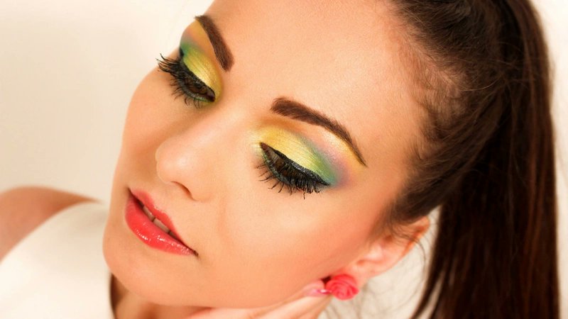 vitagate's tweet photo. #Schminken, nicht maskieren! Greifen Sie bloss nicht zu forsch in die Schminkkiste: https://t.co/SkmW3Ox3Ki #Make-up #Drogerie https://t.co/2iHUtWOQho