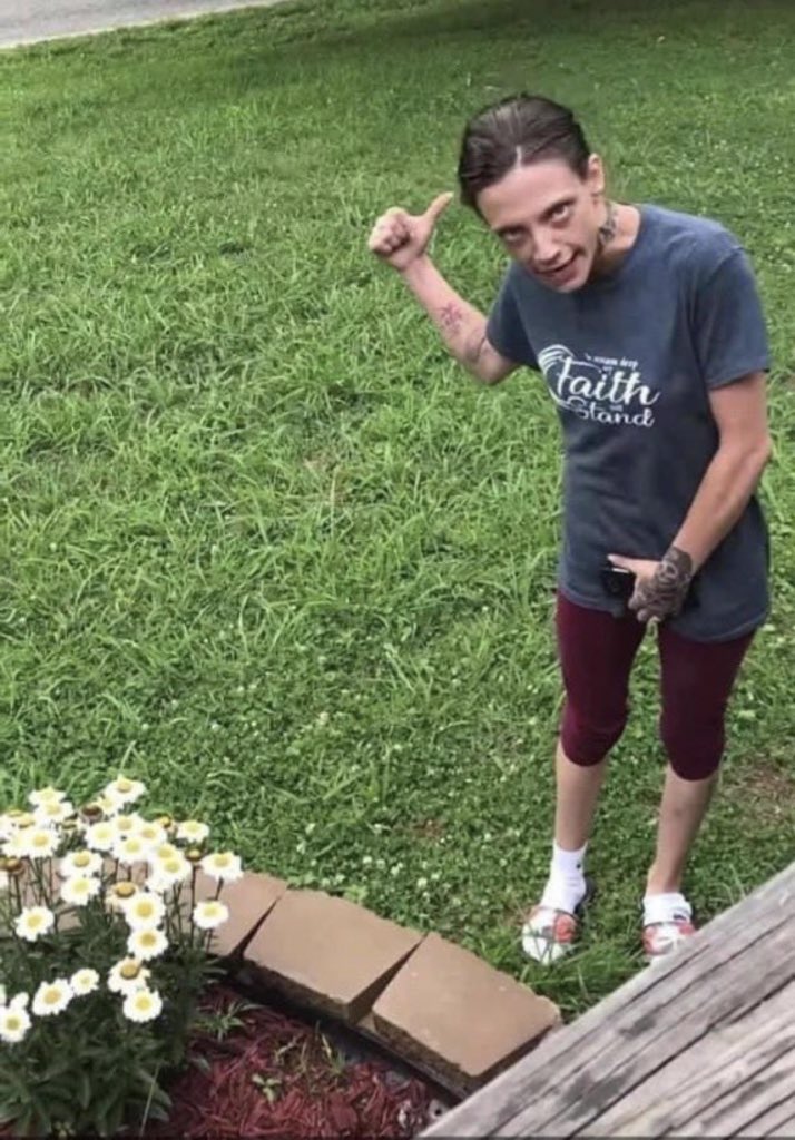 raevampfaces_'s tweet photo. Friend: *talking to much*
ME: you want me to fight that bitch for you https://t.co/tUZ8pIjqKM