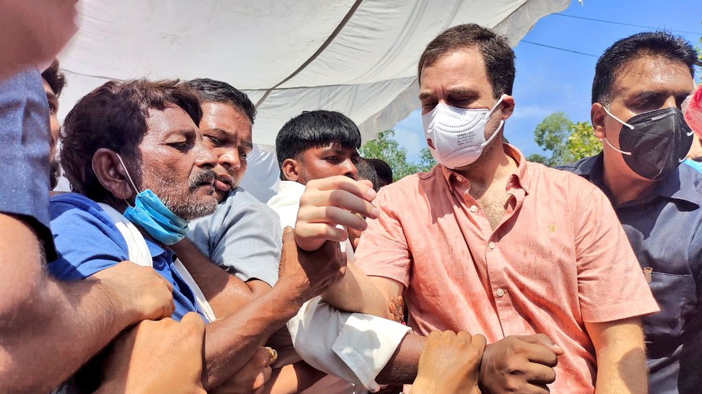 srivatsayb's tweet photo. Hathras repeated in Delhi 

A 9-yr old Dalit girl RAPED inside a crematorium &amp; MURDERED. Delhi Police try to hush up the case

@RahulGandhi visits the family &amp; promises to fight for justice

Remember, it was RG who stood by the family of Nirbhaya &amp; helped them throughout silently https://t.co/EetYwY6jiK