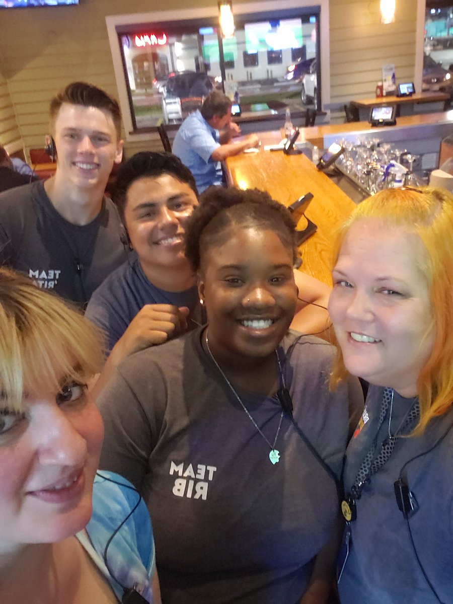 callcornercat's tweet photo. Welcome to Chilis #Bestheimer!
It was a blast from the past! Thank you ALL for the fun shift allowing me to #playrestaurant tonight!
#ONETEAM #TeamEstrada #chilislove #culture 
😺🌶💙 https://t.co/7jQJ0luFRf