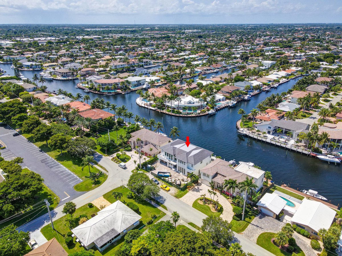 2801GrandCanal's tweet photo. Coming Soon by Presdon Luczek of @ONESIR / @SothebysRealty 2801 South Grand Canal, Lighthouse Point, FL https://t.co/xMfkP2P6JJ #OnlyWithSothebys #OnlyWithONESIR #LighthousePoint https://t.co/QQOLCUVMp6