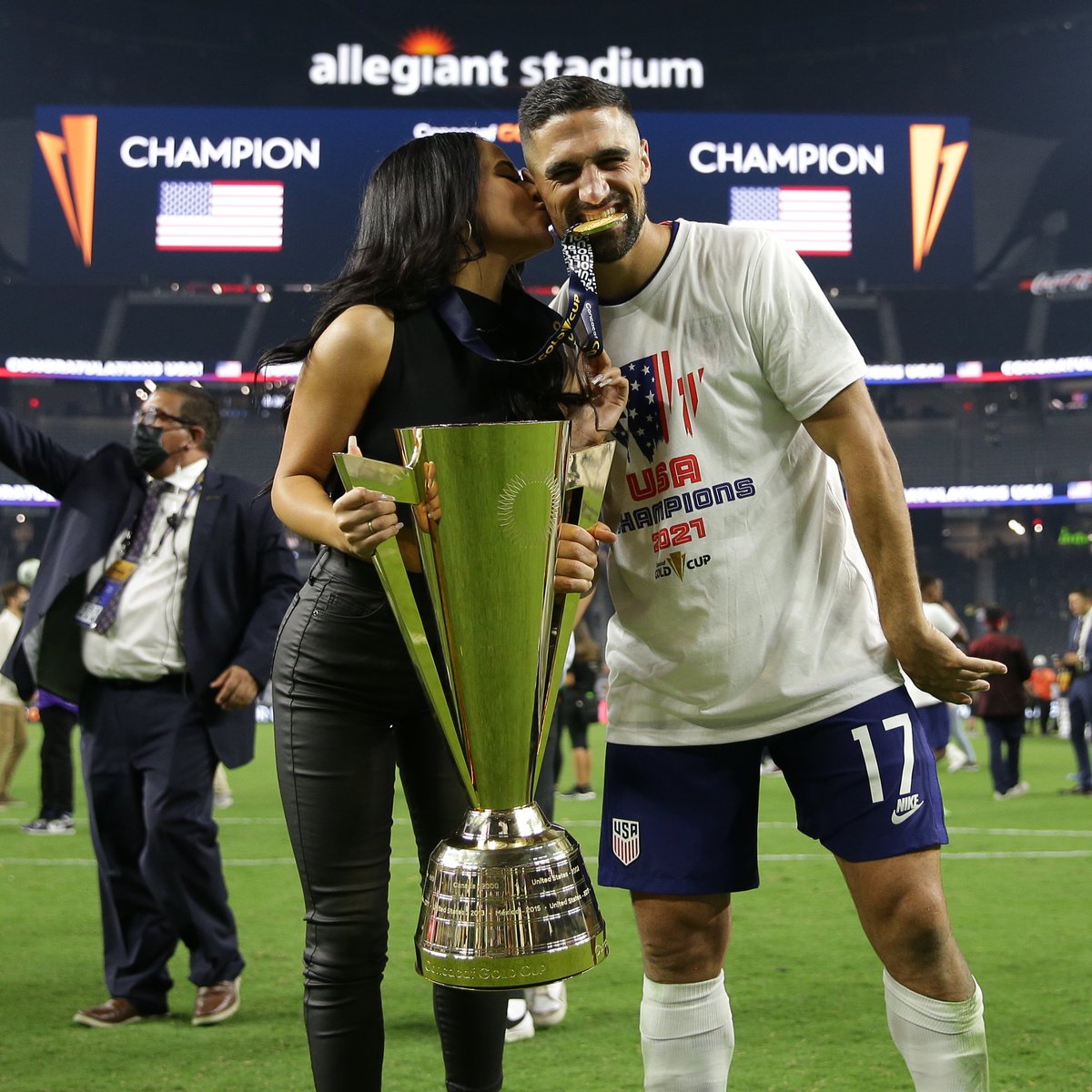 USMNT's tweet photo. ❤️ these two. 

@SLletget &amp; @iambeckyg 🏆🇺🇸 https://t.co/QwK6rgLmJC