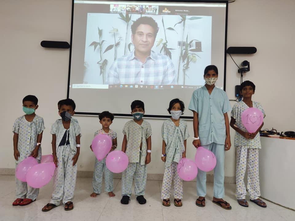 SaiSanjeevani's tweet photo. Heartfelt gratitude to Cricket Legend @sachin_rt for celebrating 101 child heart procedures conducted Totally Free of Cost at our Kharghar centre in July 2021!
He also congratulated @SaiSanjeevani teams for performing 4000+ such child heart procedure during the #Covid pandemic https://t.co/c0KJLJFYps