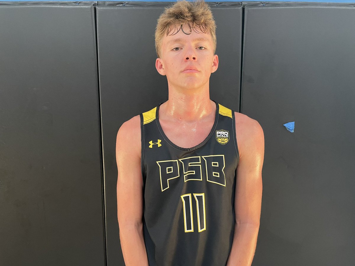 FullTimeHoops1's tweet image. 🚨The #PHHustleRegionFinals All-Tournament Teams, headlined by Tournament MVP, 2023 PG @ParkerGerrits

🥇 Team: prephoops.com/2021/08/ph-hus…

🥈 Team prephoops.com/2021/08/ph-hus…

🥉 Team prephoops.com/2021/08/ph-hus…