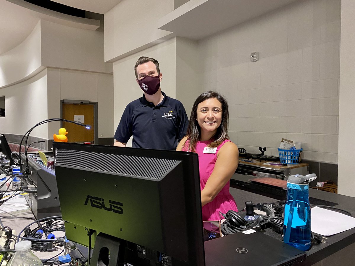 BlancaRobison's tweet image. Kicking off 2021-2022 with #LISDConvocation21 @bakerjf_nytx #LHS #farmerpride #lhsfrontoffice #thrive