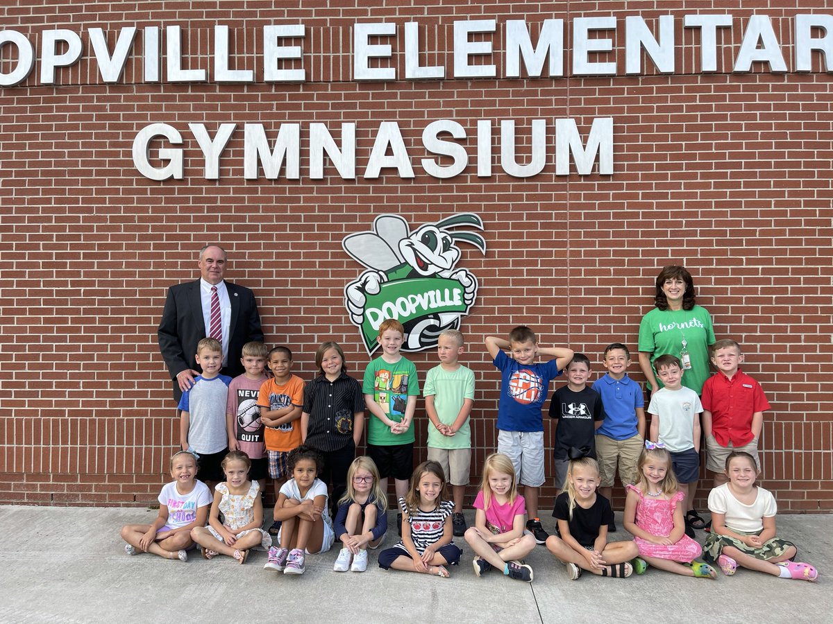 scottkcowart44's tweet photo. What an amazing first day in Carroll County!  Our folks were so well prepared and excited to have students returning!  We are so lucky to have people committed to positively changing lives on a daily basis!  #CarrytheBanner #24STRONG #ReadyforDayTwo https://t.co/yvU4JcL4rH