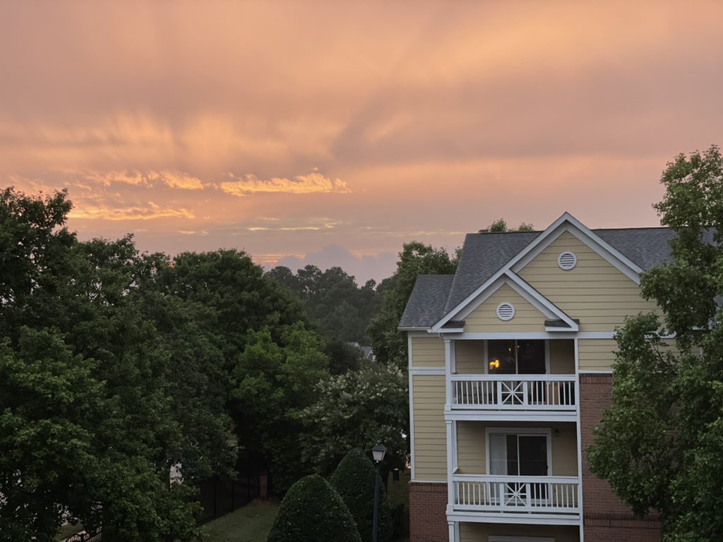 tfee1829's tweet photo. Too good not to share tonight’s #porchview 😍 https://t.co/XzSp8sHLDO