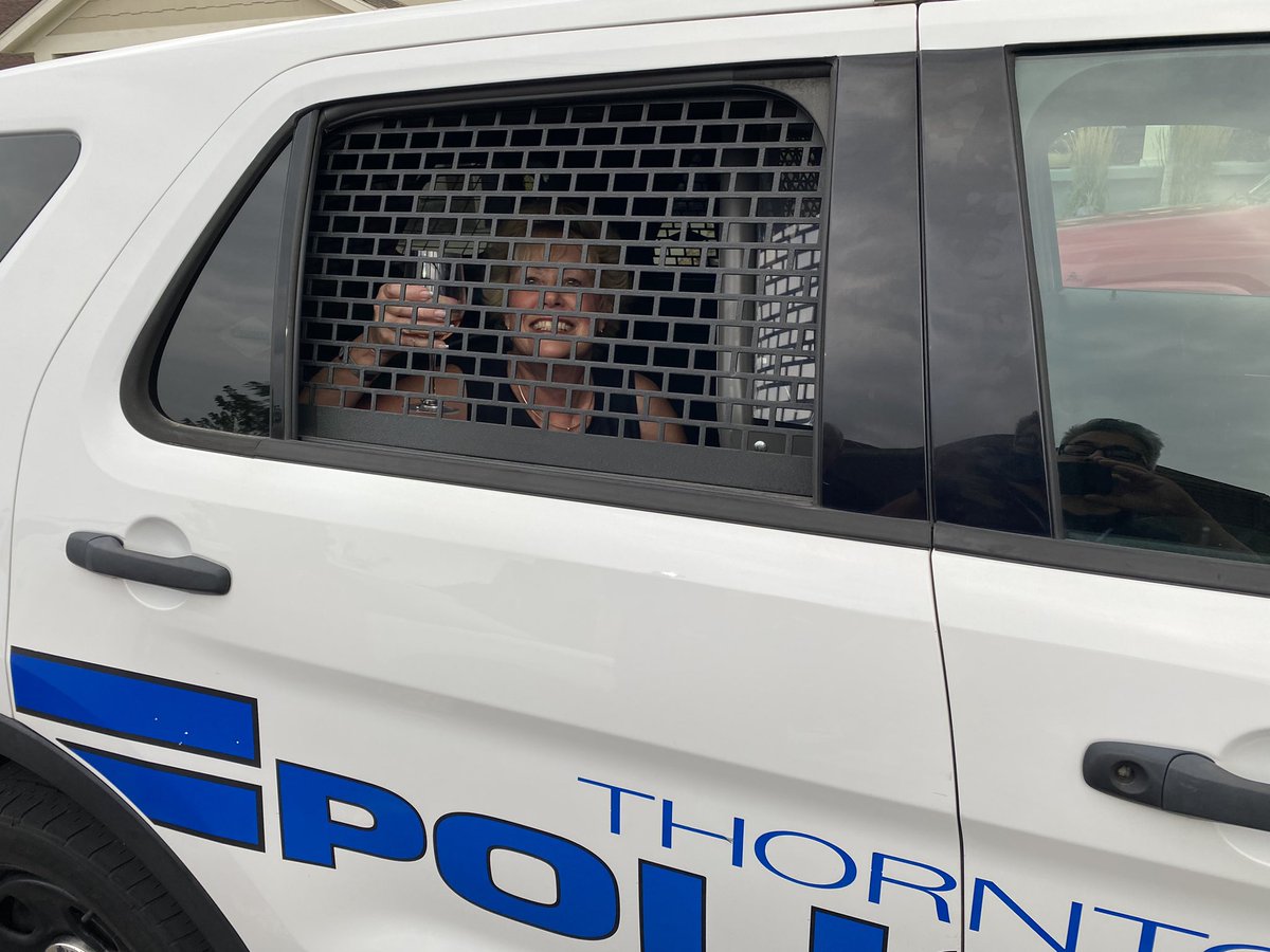 ThorntonPolice's tweet photo. It’s #NationalNightOut in Todd Creek and Aztec Village. #TPDconnecting #TheThorntonWay https://t.co/w9wjQ4ODZr