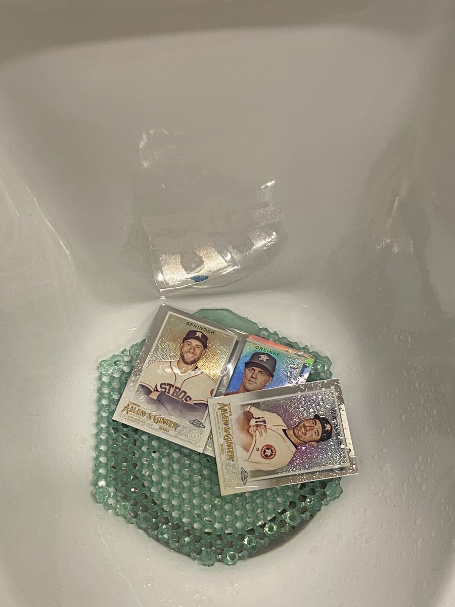 ReynosoReport's tweet photo. They got Astros baseball cards in every urinal here at #DODGERS stadium, and everyone is just pissing on them. 

I love LA 💙 https://t.co/2XnAZw7pLh