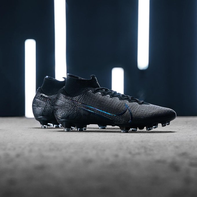 ogoldeplaca's tweet photo. A Nike não brinca em serviço! https://t.co/o7ktqRSoy1