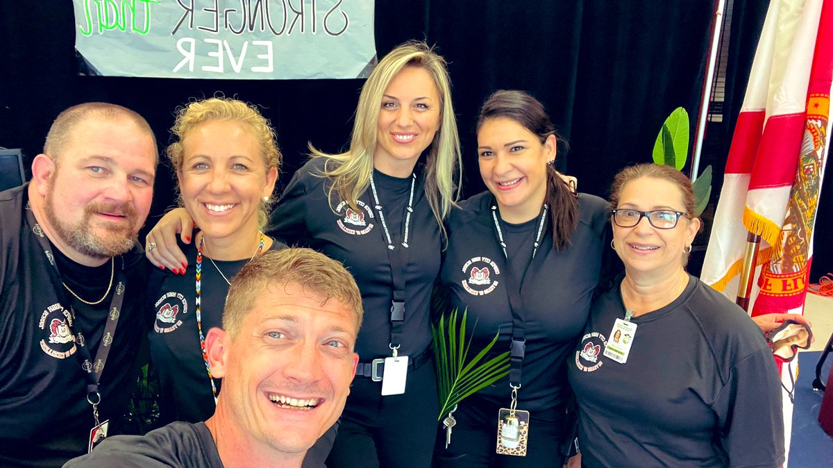 VeraPerkovic_'s tweet photo. Leadership week 2021 #TeamCooper #StrongerTogether #TeamworkMakesTheDreamwork #HighSchoolSquad https://t.co/dWEHnP2neG