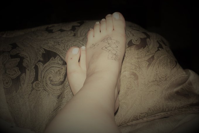 Feet need to see a pedi!!!  Special feet pics upon request on my #Onlyfans free trial only 4.99 after<a href="/tag/footfetish"class="tags"><span>#footfetish</span></a><a href="/tag/feet"class="tags"><span>#feet</span></a><a href="/tag/milf"class="tags"><span>#milf</span></a><a href="/tag/noods"class="tags"><span>#noods</span></a><a href="/tag/onlyfans"class="tags"><span>#onlyfans</span></a><a href="/tag/onlyfansgirls"class="tags"><span>#onlyfansgirls</span></a>