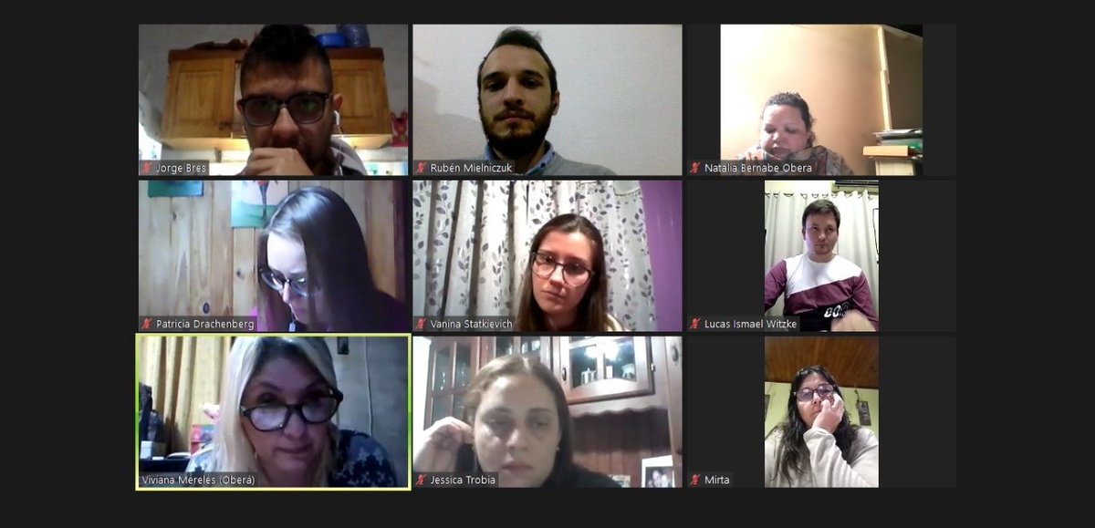 mestigarribia's tweet photo. Reuniones con coordinadores de ciencia y tecnología de los departamentos San Ignacio, Capital y Oberá.
Trabajando camino a la instancia zonal de ferias 2021.
#Hayequipo
#PROPACyT
@grillo141 @cjdechat https://t.co/8XHqrn1LEq