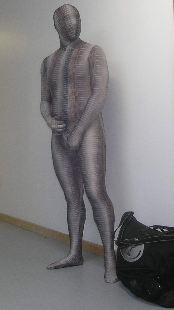 stevefitch2021's tweet photo. Sneaking around the corner to change from the spandex suit into rubber #spandex #lycragay #lycra #stockingmask #zentai https://t.co/AI6fA4eWL8