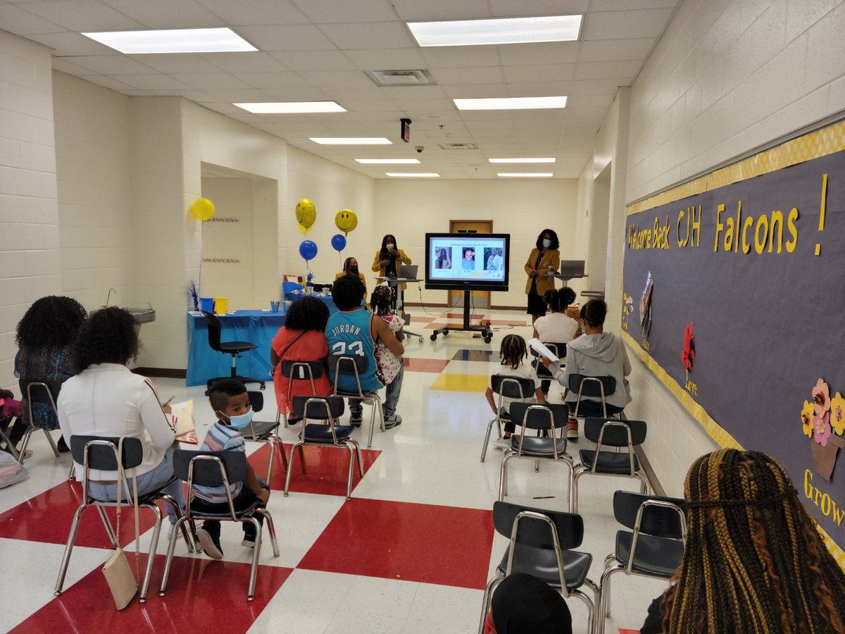 GilbertAilia's tweet photo. CJH Welcomes parents to Kindergarten Reimagined during Open House! Ready for a great year! @PrincipalCJHES @CJHicksElem https://t.co/BqJdLAaUIZ