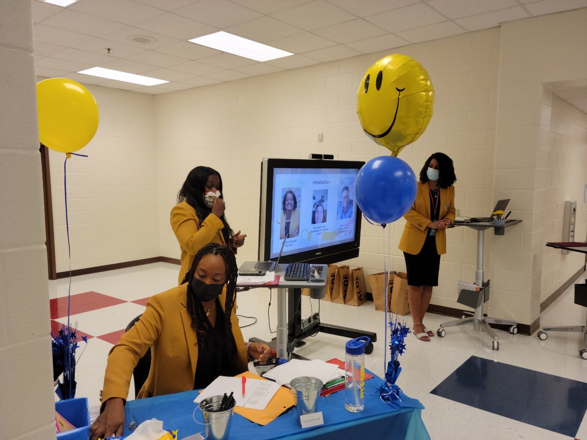GilbertAilia's tweet photo. CJH Welcomes parents to Kindergarten Reimagined during Open House! Ready for a great year! @PrincipalCJHES @CJHicksElem https://t.co/BqJdLAaUIZ