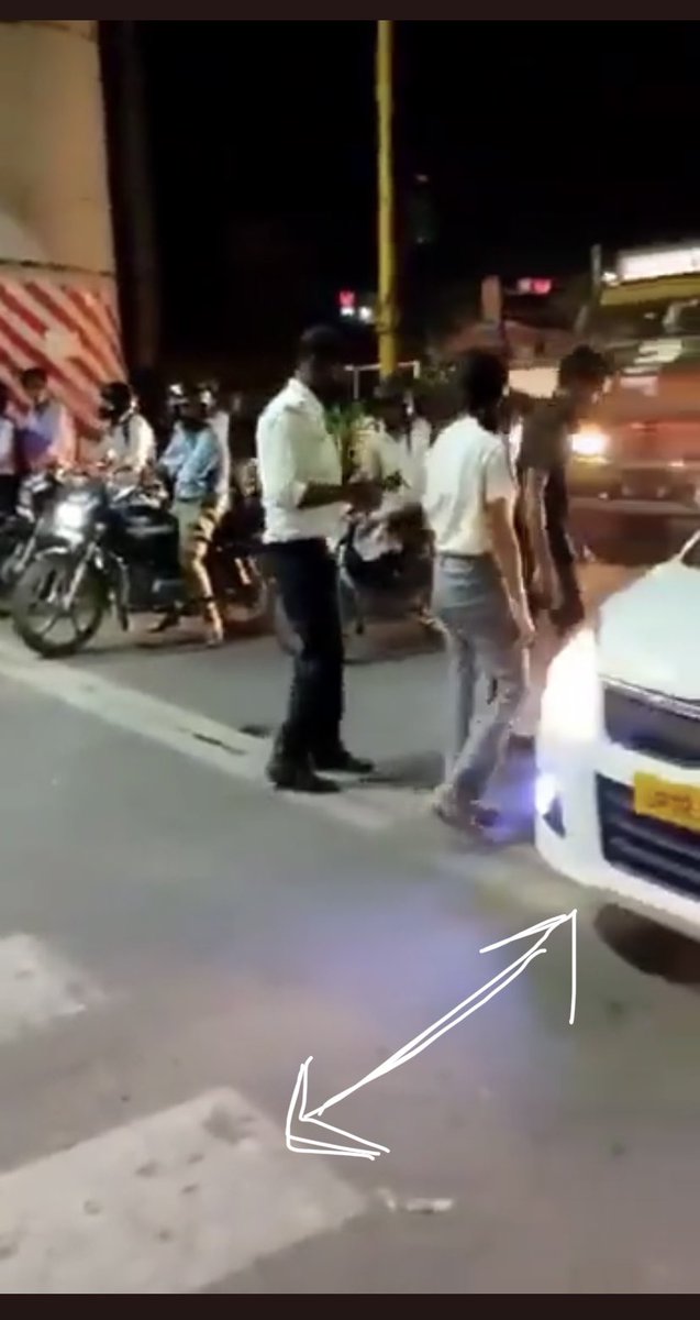_priyam07's tweet image. #ArrestLucknowGirl  @Uppolice @LucknowPolice In @ZeeNews interview the girls want to proof of signal light .she also want proof of zebra crossing and when some 100 of people beate then how can he alive and when why not file a case against 100 of people who beate from last 2 year.