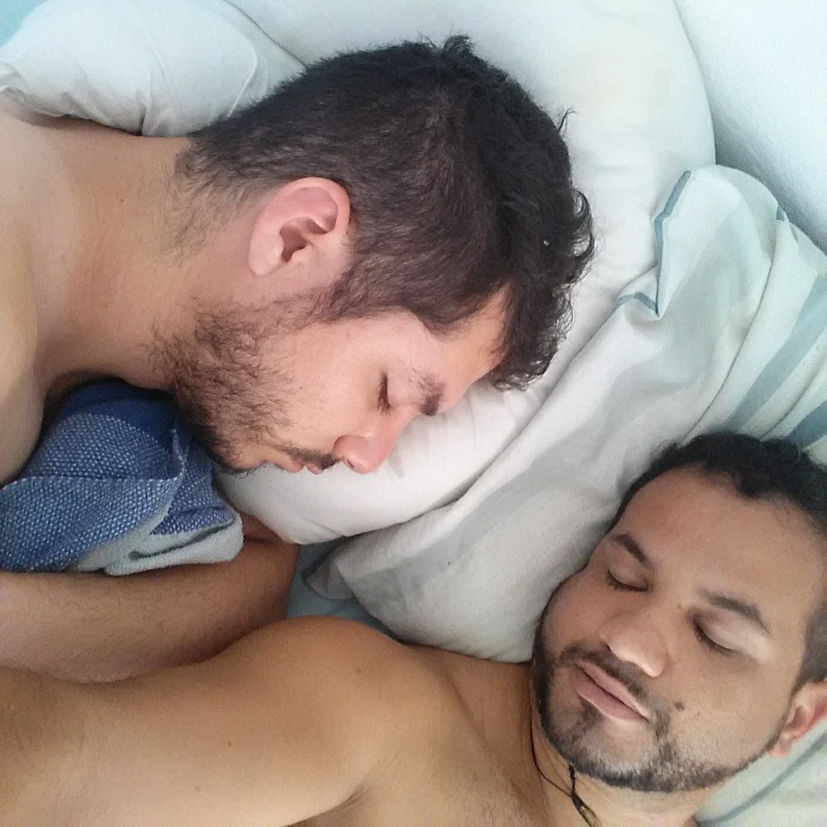 mavinhopbi's tweet photo. Só para mostrar msm o quanto amo esse cara, o melhor presente que já ganhei. #amorgay #familia #mozao #orgulhogay #LGBT #amorsemaspas #sempreconceitos https://t.co/iWStRPe3By
