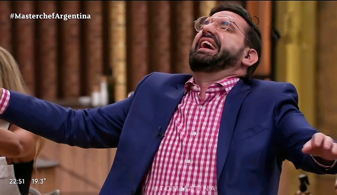 Loli_Cangri's tweet photo. Ricky: Por mas que no pudiste ensayar con ella, en las partes que cantabas sola también desafinabas 
#LaVozArgentina https://t.co/evLpPeKzX2