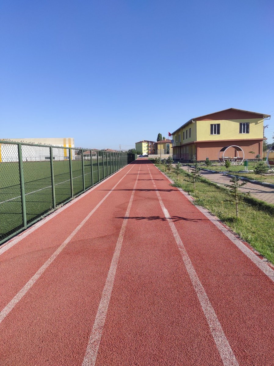 Yiyip içip yatiyonuz acıhhh goşun.