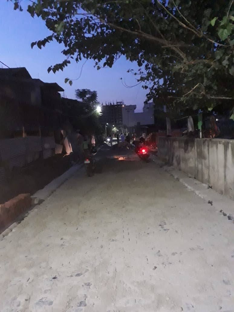 vkataria72's tweet photo. @dtcphry @anilvijminister sahib, pics of kuchha access road to #DLF M1A attached.Gates installed by the villagers that can be closed anytime thus blocking access to our homes. Hence need direct connection to NH8. @RaoJSinghTOI @DEEPAKKAHUJA @sgupta72 @itsshiv @misralove https://t.co/zWffL3Vf76