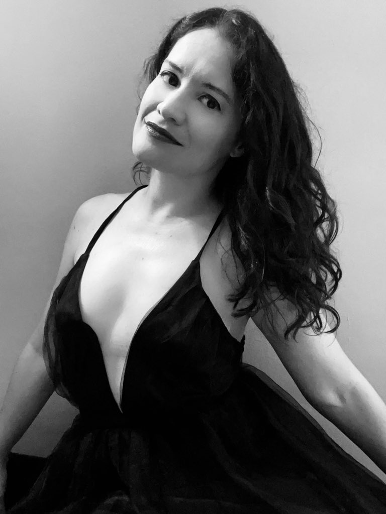 jpopagain's tweet photo. Another great ๐ธ from #tjames - happy day!! xoxo โค๏ธ #photography #photoshoot #model #actress #blackandwhite #classic #glam #tuesdaysgone https://t.co/VuUXt32Ooc