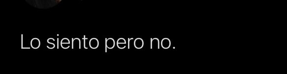 ───Mierda. Un rival digno. Saca su arma secreta, una negativa a la invocación.