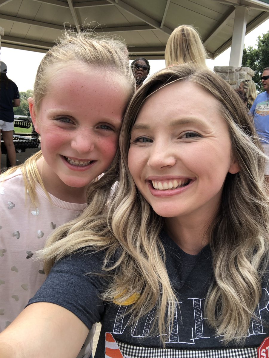 It was so much fun seeing so many sweet faces at popsicles at the park today!! Thank you pta for hosting this!! 🌟🌟🌟 #walstars <a href="/WalkerElem/">Walker Elementary</a>