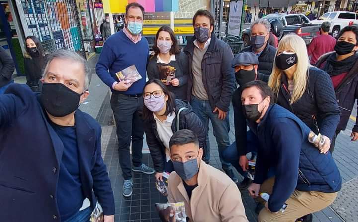 PROComuna6's tweet photo. #juntodpodemosmás 

@monyfreda 
@ezechara 
@fedeballan
@jessicasoledadbarreto
@leandrosantostasi
@hernanlreyes 
@danieldelsol.ok 
@matiasdebesa
@roycortinaok https://t.co/9zi1FyrHpF