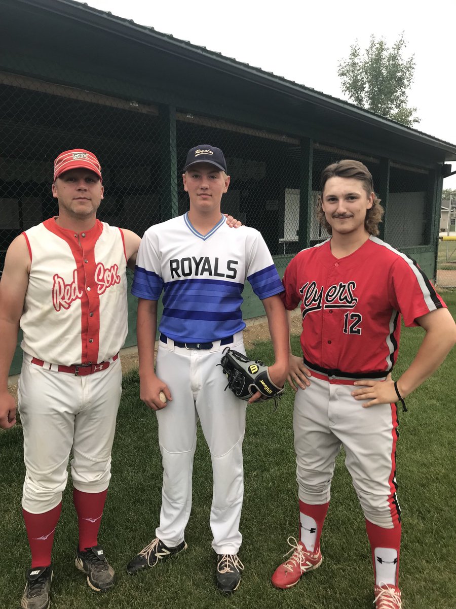 garret_korte's tweet photo. Last practice of the year and our annual retro night. Boys wore old jerseys from their hometowns. Gusi was the winner with his Viscount St.Als uniform from the late 50’s. NCBL reps as well ⁦@MuensterSox⁩ ⁦@MarysburgRoyals⁩ #fuldaflyers. #retronight #lastpractice https://t.co/WkaK9DPuYF